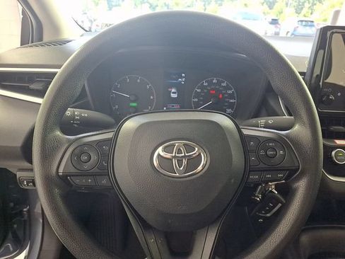 Used 2025 Toyota Corolla LE FWD image 23