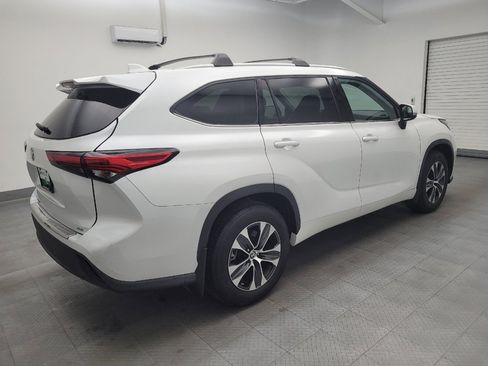 Used 2022 Toyota Highlander XLE FWD image 10