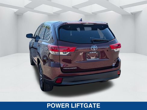 Used 2017 Toyota Highlander XLE image 6