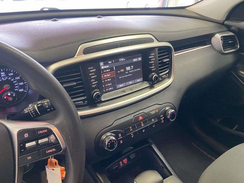 Used 2020 Kia Sorento FWD V6 image 21