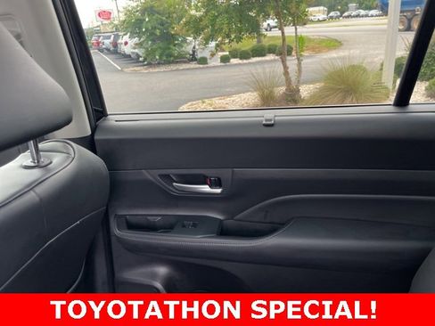 Used 2024 Toyota Grand Highlander XLE image 15