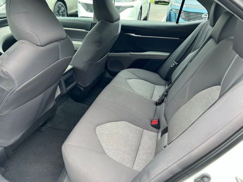 Used 2022 Toyota Camry LE w/ Carpet Mat Package (TMS) FWD image 33