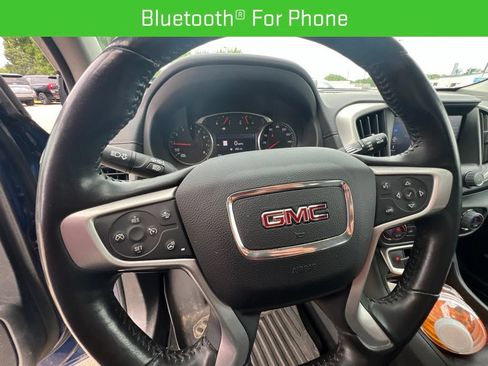 Used 2022 GMC Terrain SLT w/ Infotainment Package II AWD/4WD image 18