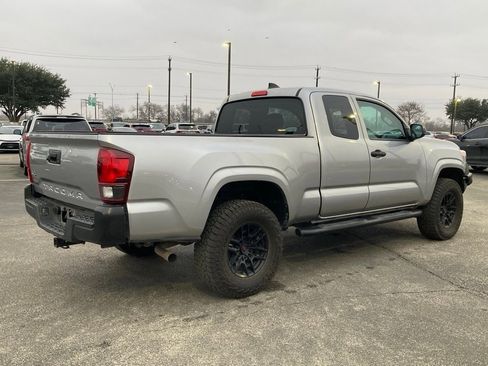 Used 2020 Toyota Tacoma SR image 5