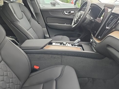New 2026 Volvo XC60 B5 Core w/ Climate Package image 7