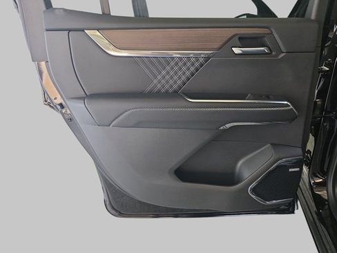 New 2025 GMC Acadia Denali w/ LPO, All-Weather Package FWD image 19