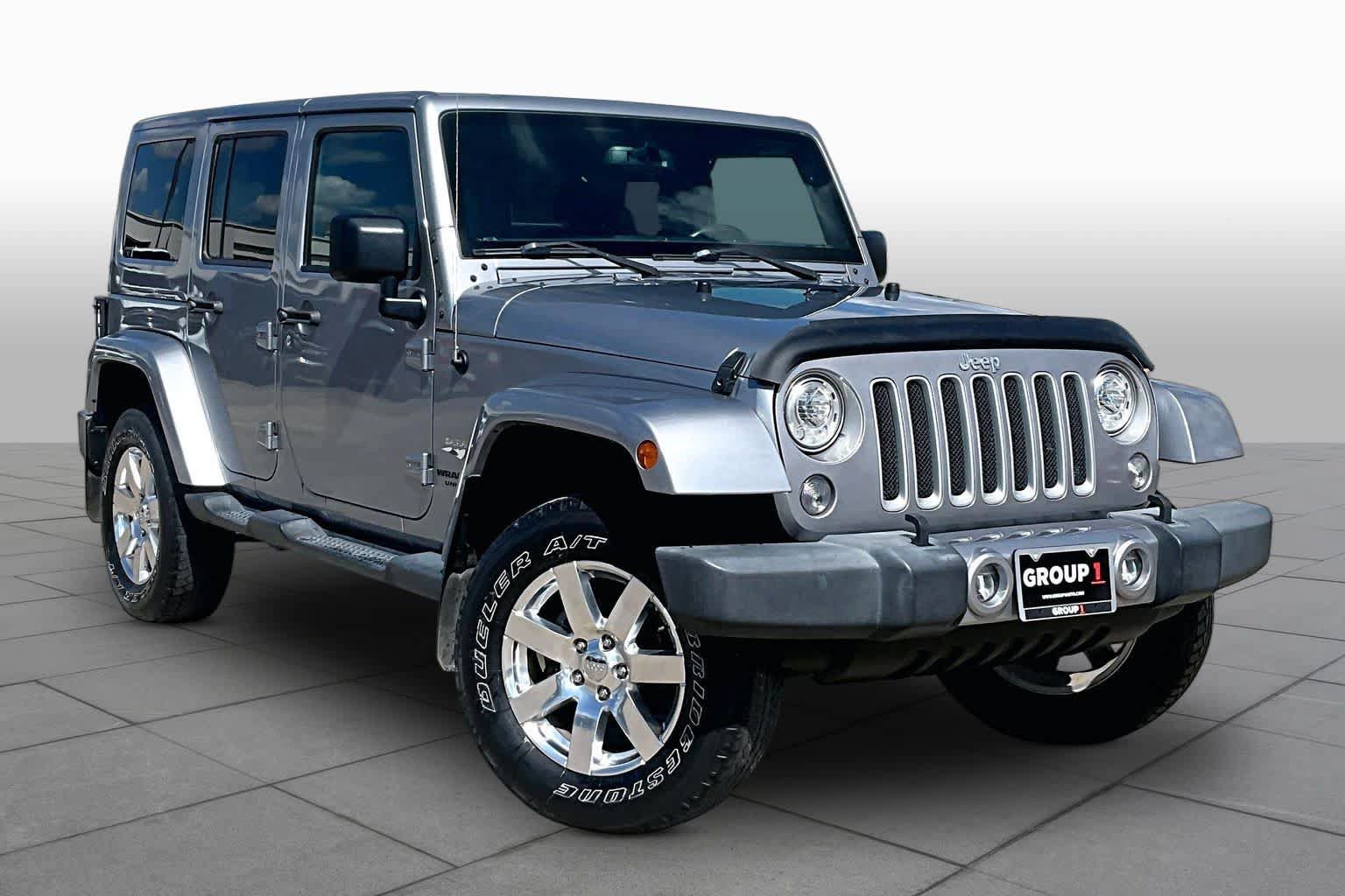 Used 2017 Jeep Wrangler Unlimited Sahara w/ Connectivity Group AWD/4WD image 3