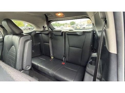 Used 2024 Toyota Highlander XLE FWD image 35