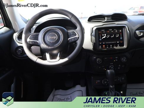 Used 2023 Jeep Renegade Latitude image 18