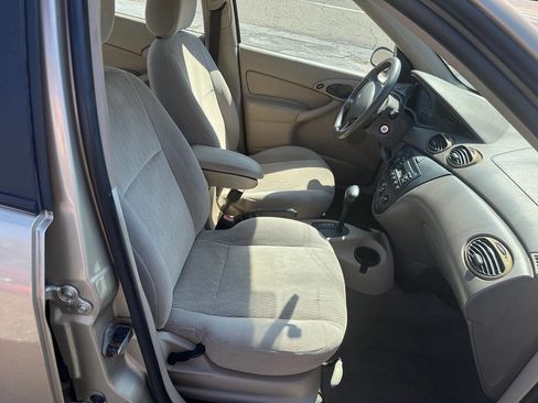 Used 2001 Ford Focus SE image 18
