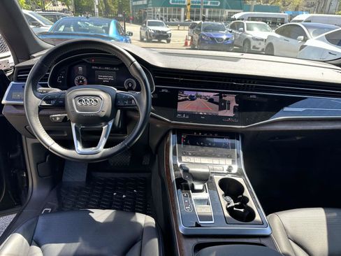 Used 2019 Audi Q8 Premium Plus w/ Premium Plus AWD/4WD image 22