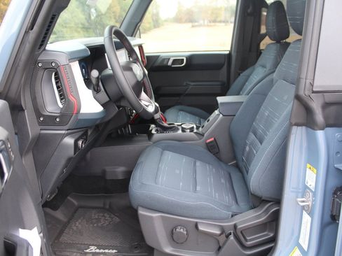 New 2025 Ford Bronco Heritage Edition image 3