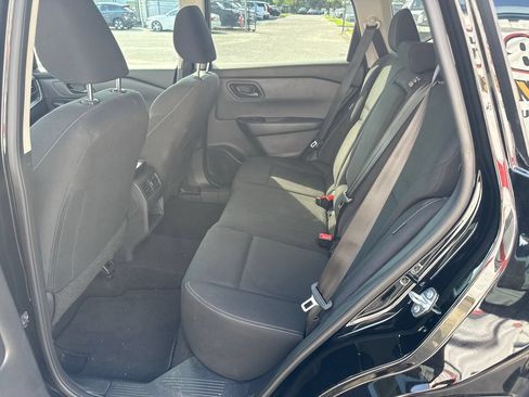 Used 2024 Nissan Rogue S FWD image 11