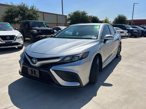 Used 2024 Toyota Camry SE FWD image 7
