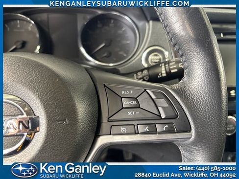 Used 2018 Nissan Rogue SV AWD/4WD image 15