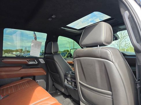 Used 2024 GMC Sierra 3500 Denali Ultimate image 12