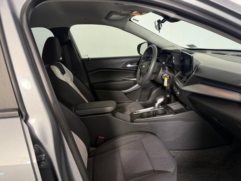 Used 2024 Chevrolet Trax LS w/ Driver Confidence Package FWD image 34