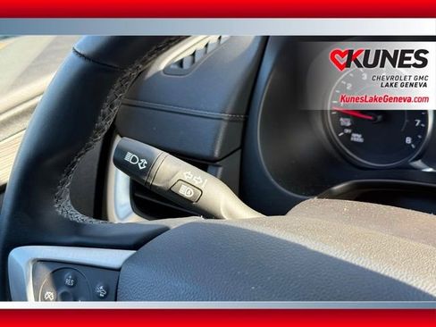 Used 2024 GMC Terrain SLT image 29