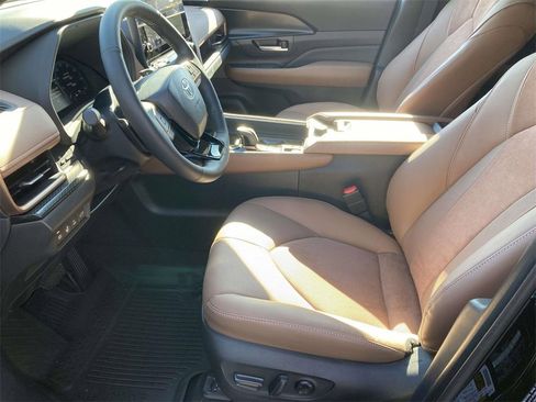 Used 2026 Toyota Grand Highlander AWD Hybrid image 12
