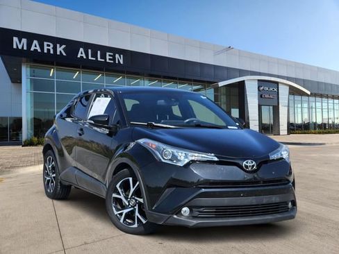 Used 2018 Toyota C-HR XLE image 1
