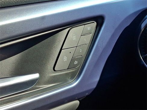 Used 2024 Chevrolet Equinox EV LT image 24