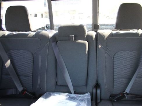 New 2026 RAM 1500 4x4 Crew Cab image 29