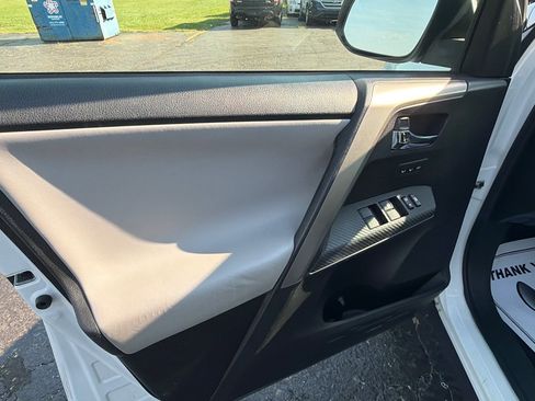 Used 2014 Toyota RAV4 Limited AWD/4WD image 11