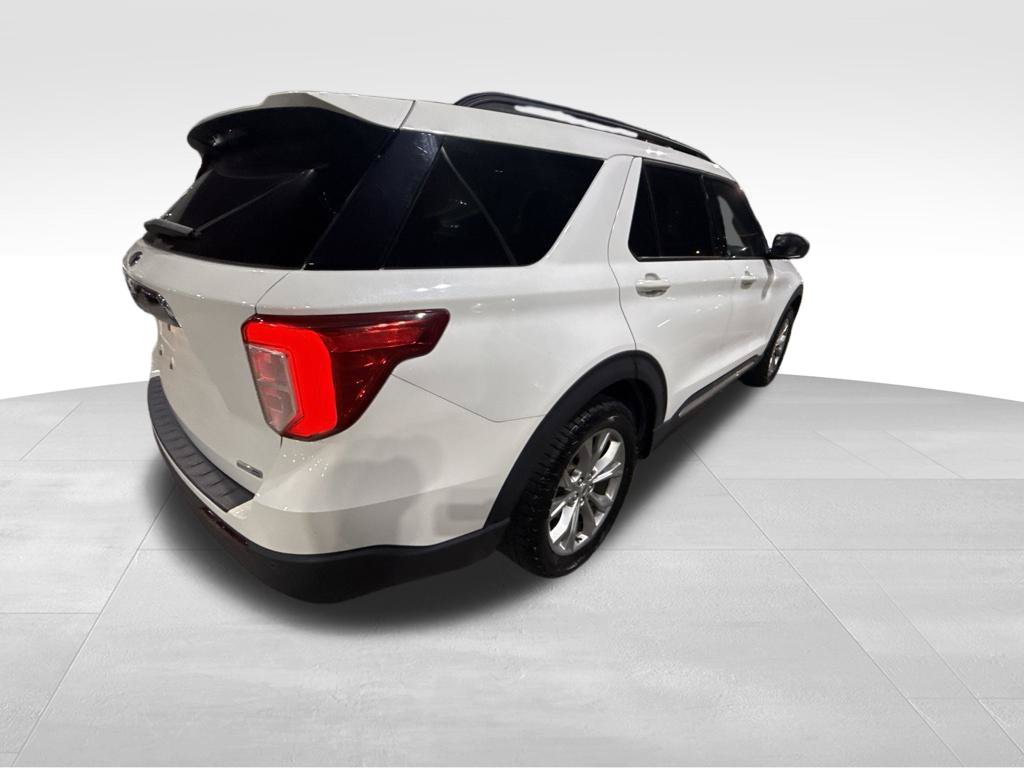 Used 2020 Ford Explorer XLT w/ Equipment Group 202A AWD/4WD image 7