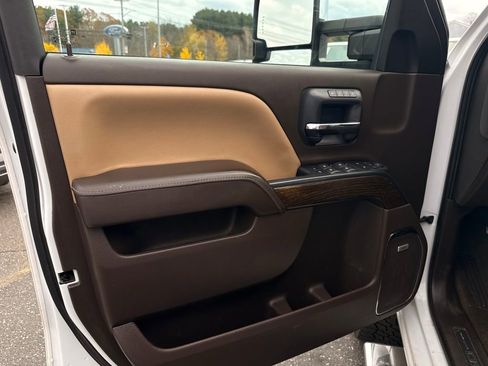 Used 2018 GMC Sierra 3500 Denali w/ Duramax Plus Package image 19