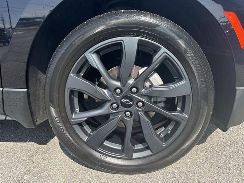 Used 2023 Chevrolet Equinox RS w/ LPO, Floor Liner Package image 4