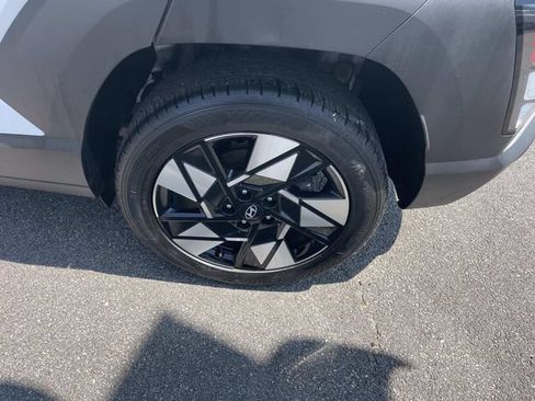 Used 2025 Hyundai Kona SEL AWD/4WD image 16