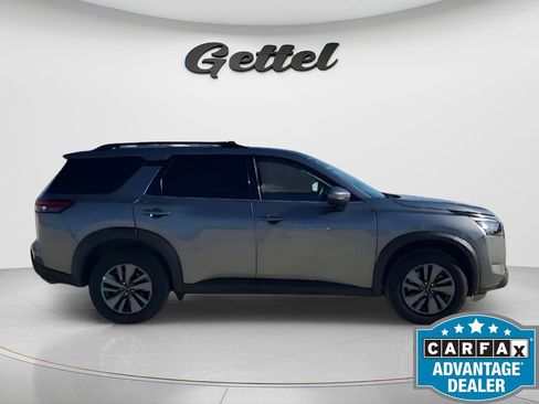 Used 2025 Nissan Pathfinder SV image 11