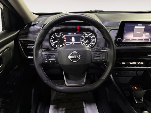 Used 2025 Nissan Rogue SV image 15