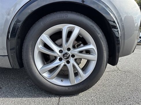 Used 2019 INFINITI QX30 w/ Navigation Package image 19