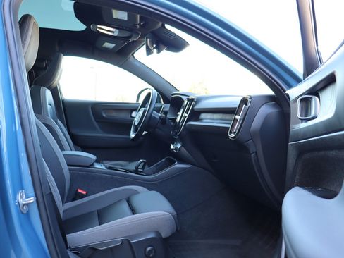 Used 2024 Volvo C40 Recharge Core image 20