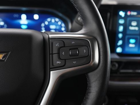 Used 2022 Chevrolet Silverado 1500 LT w/ Z71 Off-Road Package AWD/4WD image 25