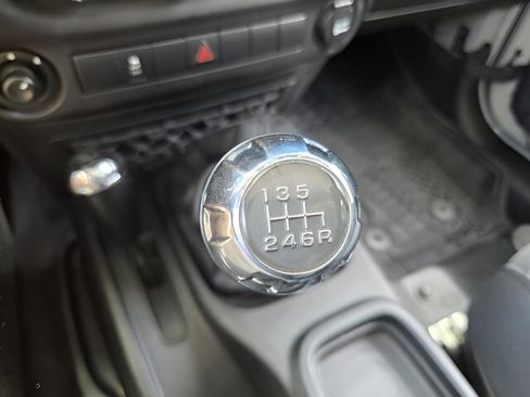 Used 2018 Jeep Wrangler Unlimited Sport AWD/4WD image 19