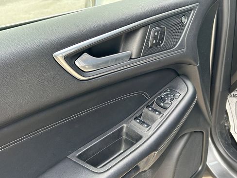 Used 2023 Ford Edge Titanium image 10