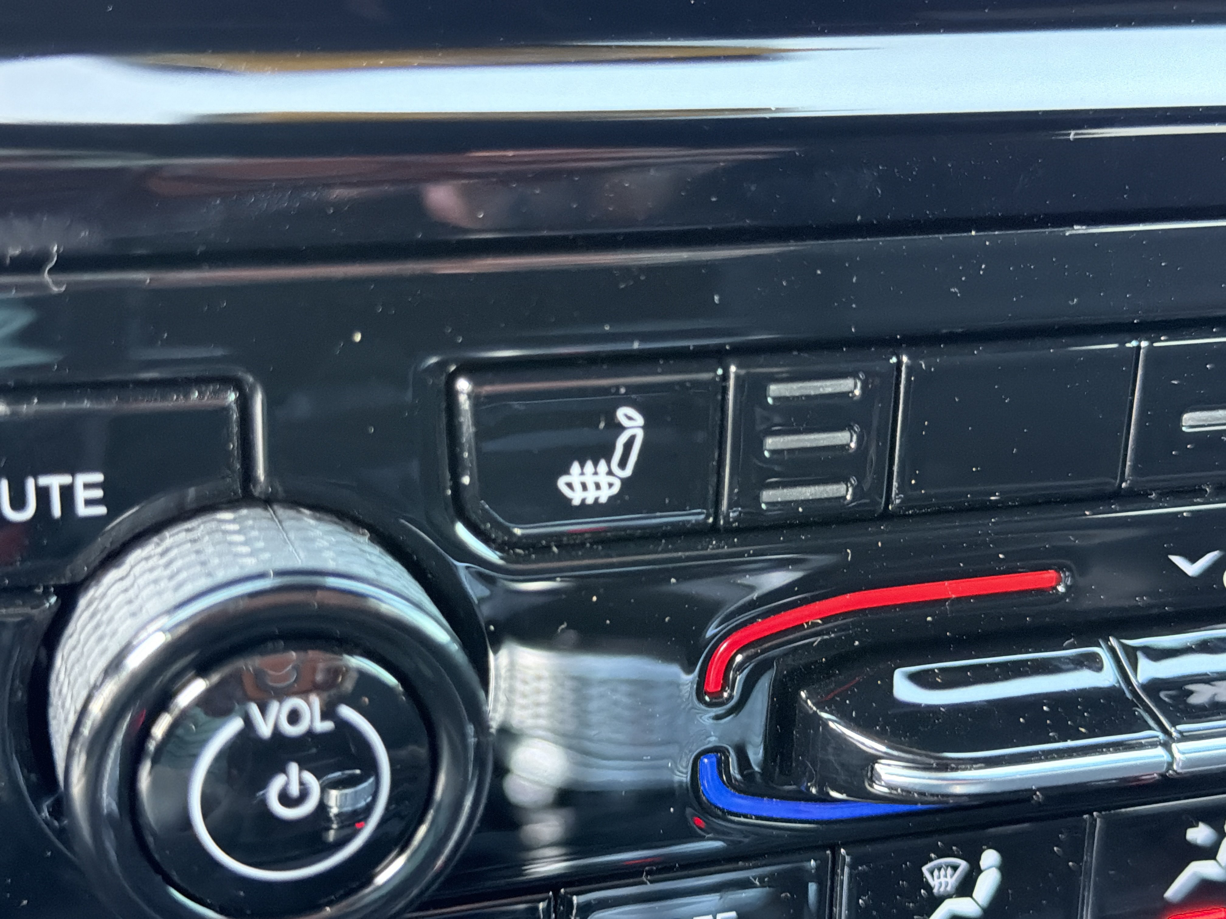 New 2027 Jeep Grand Cherokee Laredo X RWD image 31