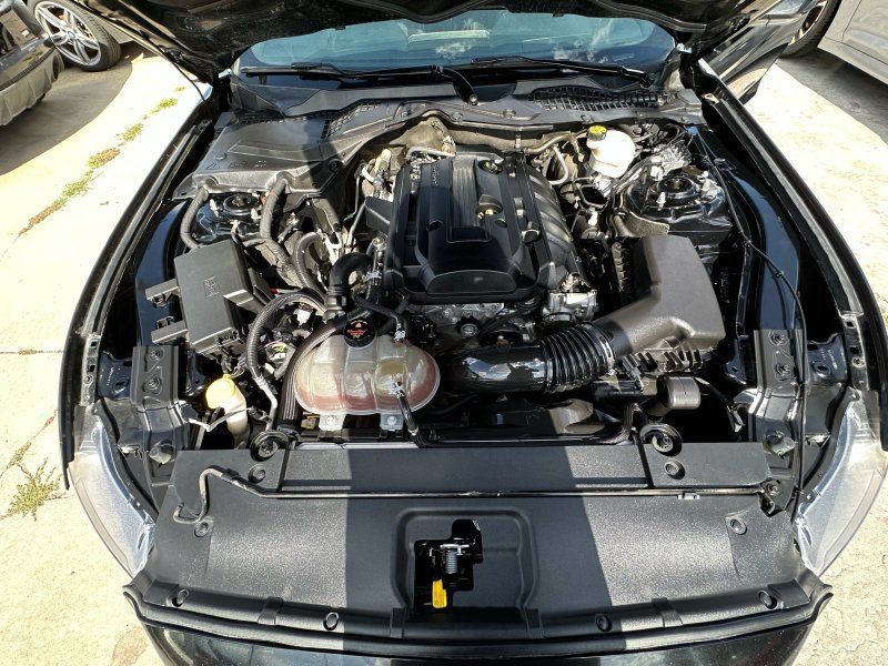 Used 2017 Ford Mustang Coupe RWD image 25