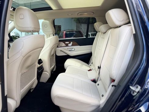 Used 2022 Mercedes-Benz GLS 450 4MATIC w/ AMG Line Exterior image 22