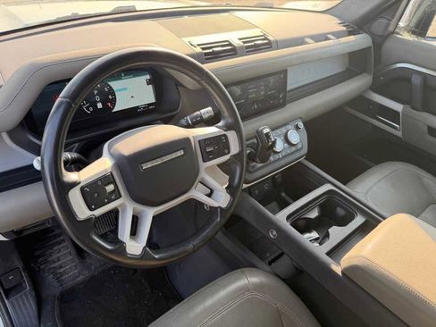 Used 2022 Land Rover Defender 110 SE image 11