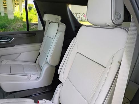 Used 2025 GMC Yukon Denali w/ LPO, Floor Liner Package RWD image 68