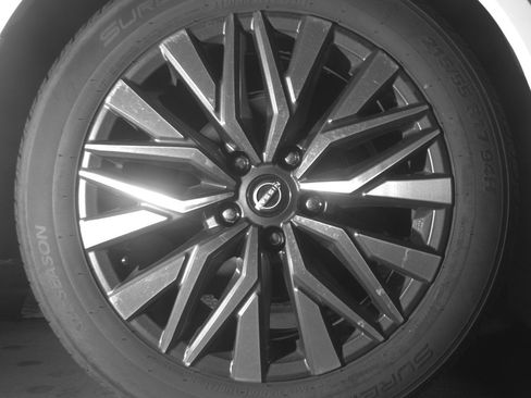 Used 2025 Nissan Altima 2.5 SV image 15