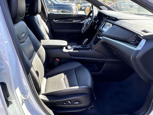 Certified 2025 Cadillac XT5 Premium Luxury image 32