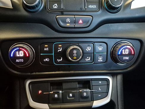 Certified 2022 GMC Terrain SLE w/ Driver Convenience Package AWD/4WD image 19