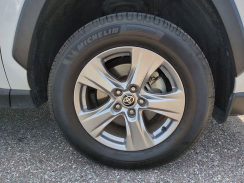 Certified 2022 Toyota RAV4 XLE w/ Convenience Package image 11