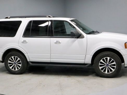 Used 2017 Ford Expedition XLT image 13