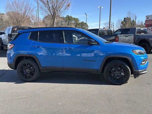 New 2026 Jeep Compass Latitude image 13