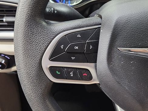 Used 2018 Chrysler Pacifica Touring Plus FWD image 48